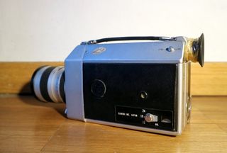 CÁMARA DE PELÍCULAS DE SUPER-8 CANON AUTO ZOOM 814