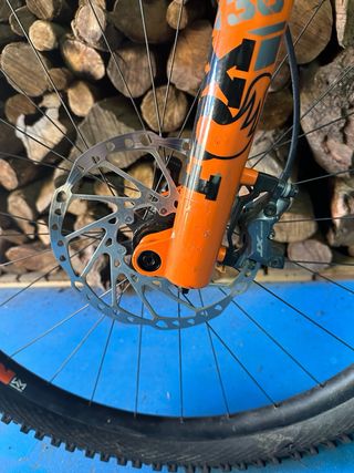 Bici Cube Stereo Action Team