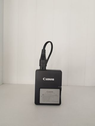 Cámara Réflex Canon EOS 1000D + Accesorios