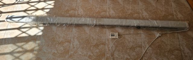 Pantalla eléctrica 200x200. 84"