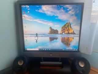 OFERTON. MINI ORDENADOR LENOVO+MONITOR
