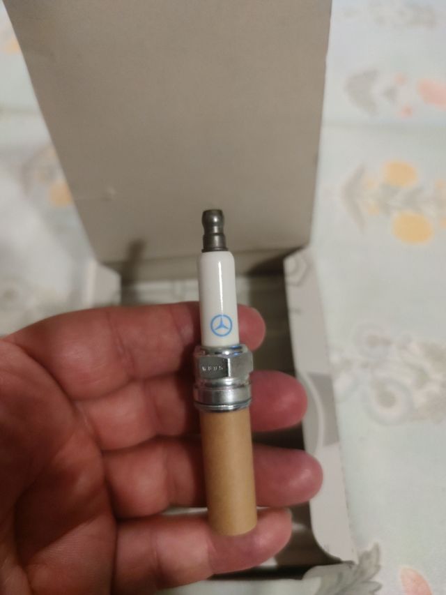 Bujías de encendido Mercedes Benz. Unidad