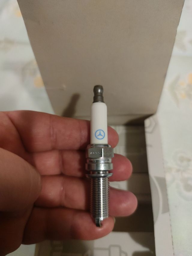 Bujías de encendido Mercedes Benz. Unidad