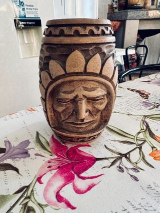 Portapenne vintage Tribale Mistico inciso su legno