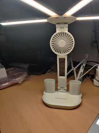 Lampara de mesa led con ventilador