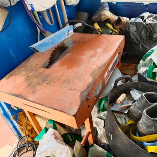 Sierra circular léctrica madera