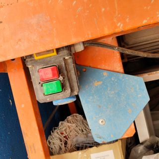 Sierra circular léctrica madera