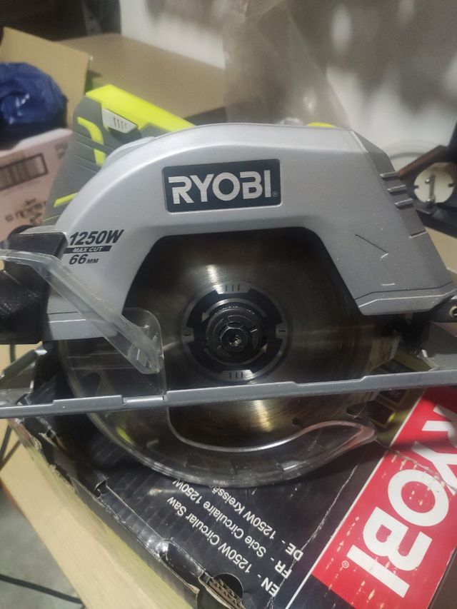 Sierra circular portátil 