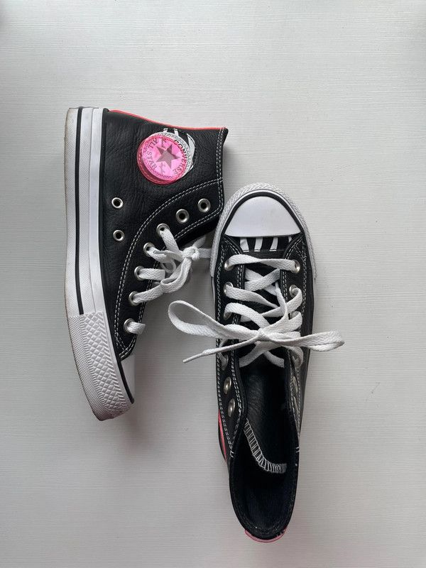 🖤 Converse Negras con Detalles de Cebra
