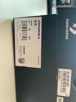 Converse Negras con Detalles de Cebra