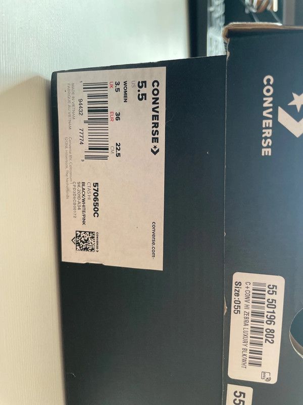 🖤 Converse Negras con Detalles de Cebra