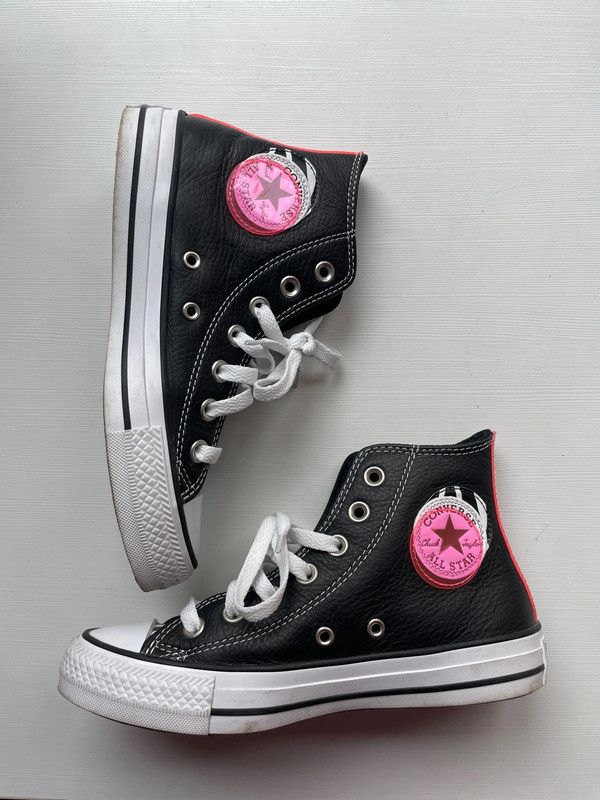 🖤 Converse Negras con Detalles de Cebra