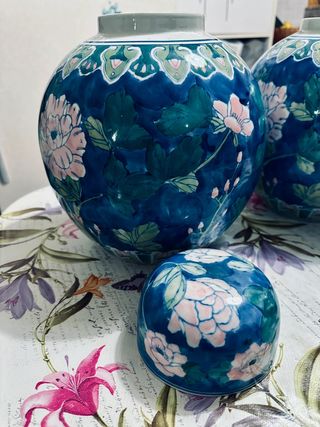 Coppia di vasi cinesi e coppa in ceramica vintage