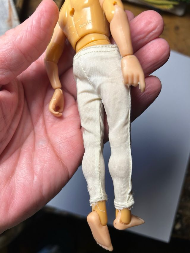 Madelman con pantalon