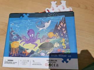 Puzzle de suelo. Piezas muy grandes.