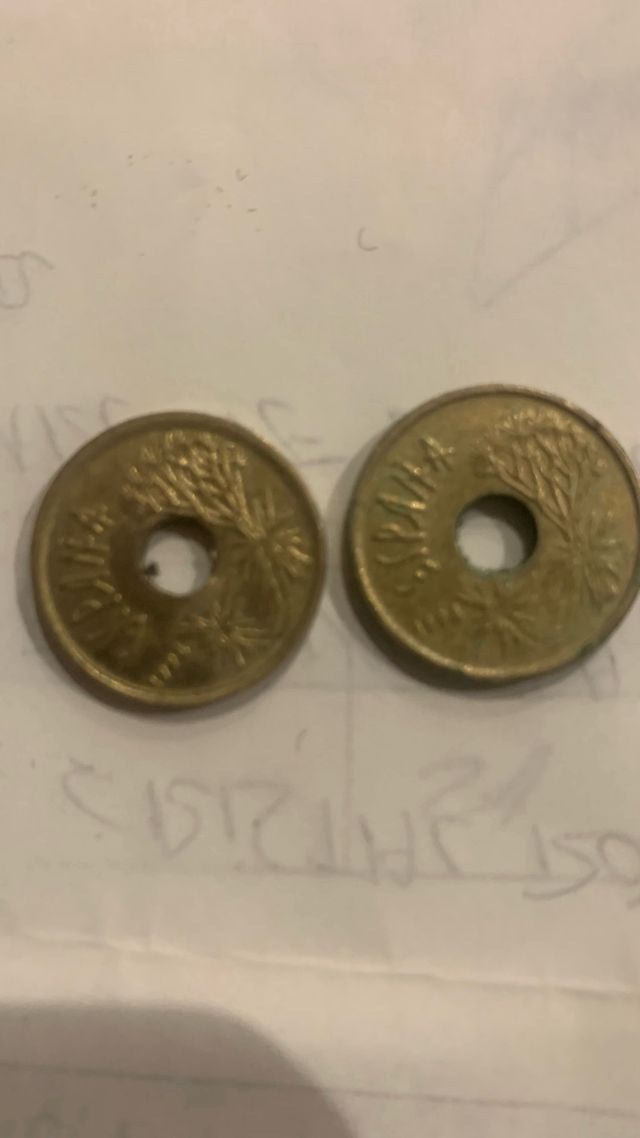 2 MONETE DA 25 PUNTI CON FORO DEL 1994