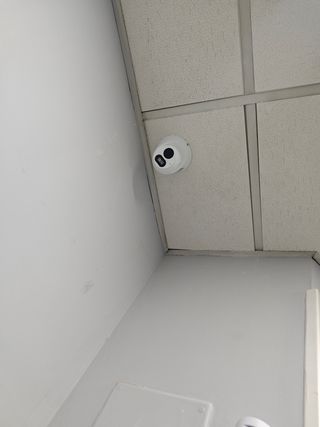 Técnico instalación cámaras seguridad