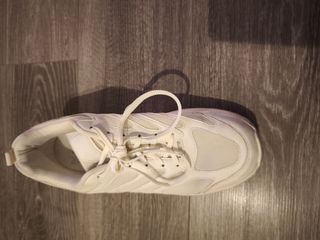 ZARA ZAPATILLAS BLANCAS
