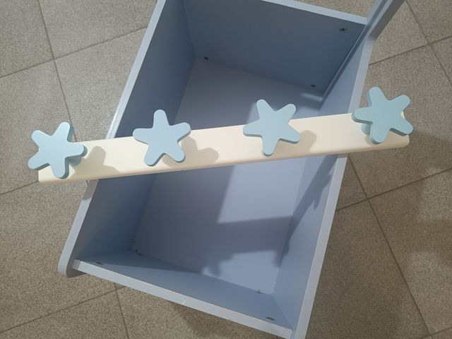 Conjunto carro andador madera y perchero