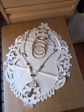 COLGANTE Y PULSERAS