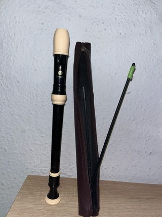 Flauta de color negro