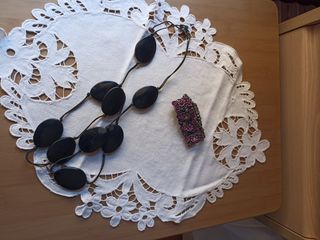 PULSERA ROSA Y COLLAR NEGRO