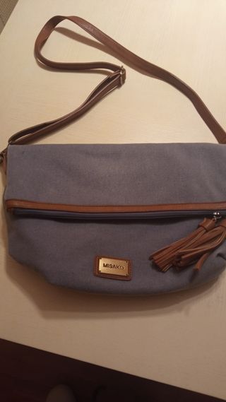 Bolso bandolera vaquero, con varios bo