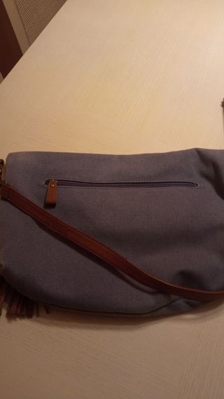 Bolso bandolera vaquero, con varios bo