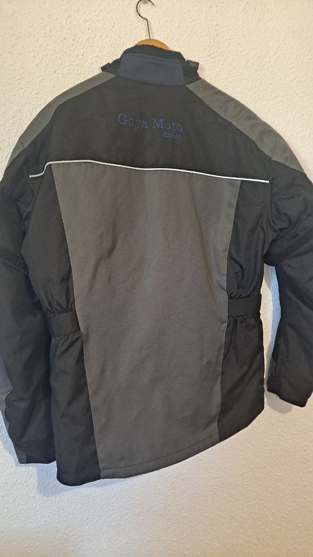 Chaqueta moto a estrenar