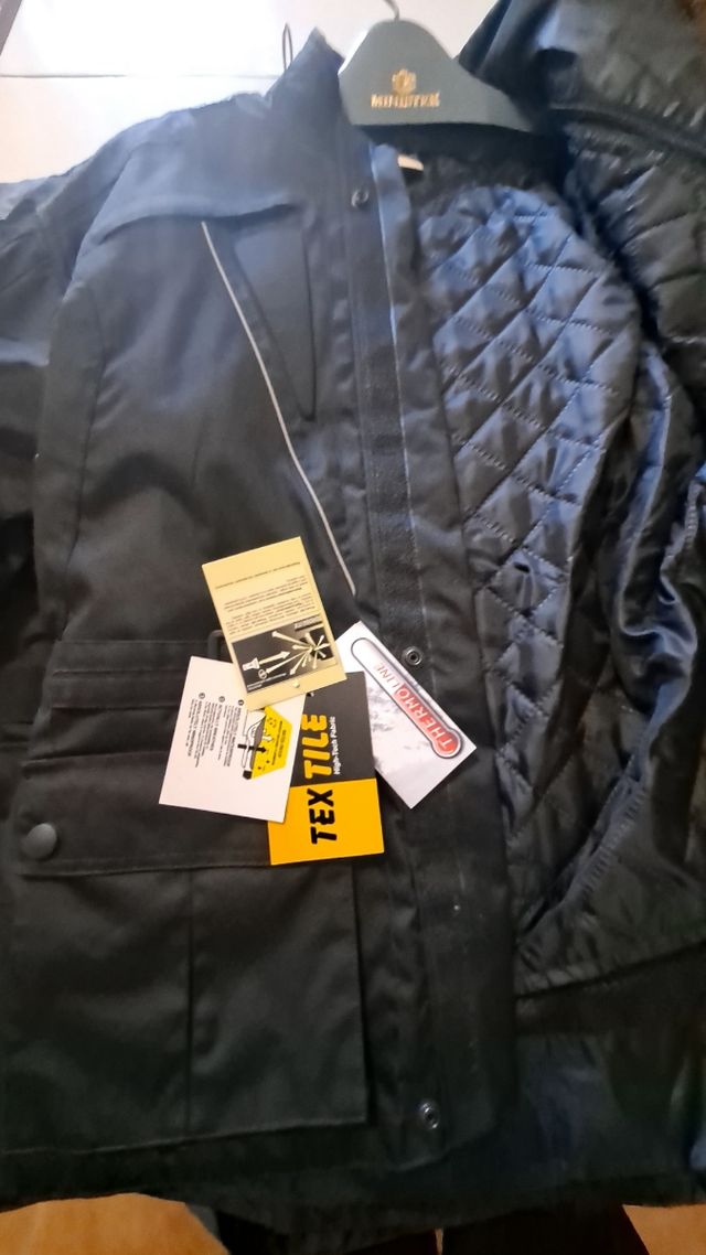 Chaqueta moto a estrenar