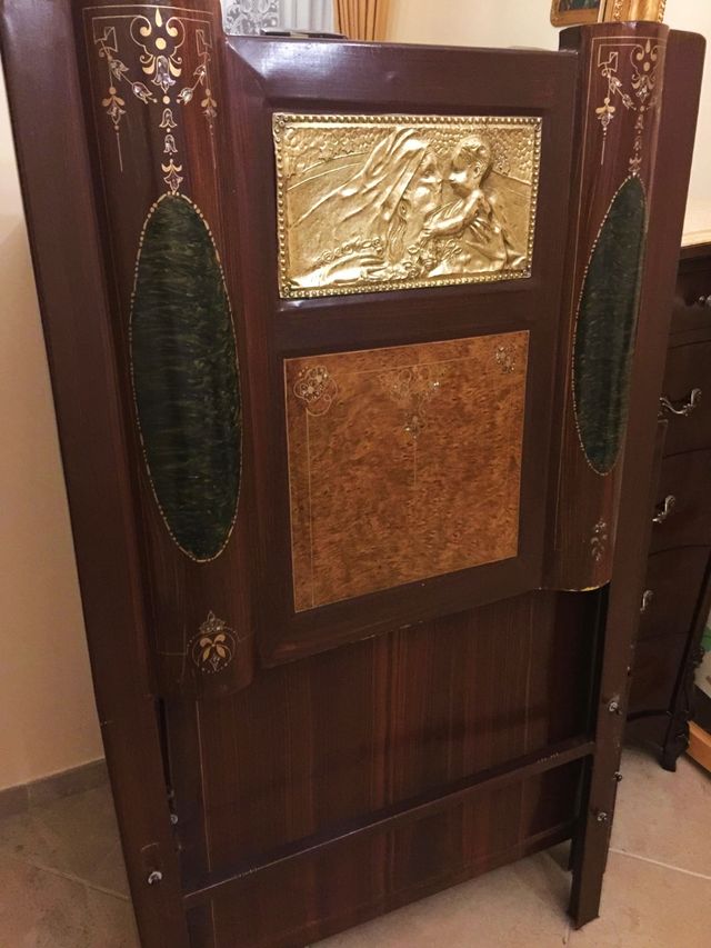 Letto antico restaurato