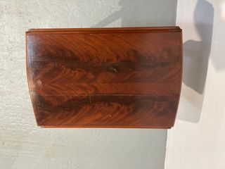 Antiguo costurero restaurado caoba