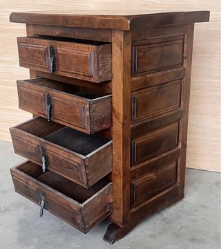 Mesilla de noche toscana de nogal