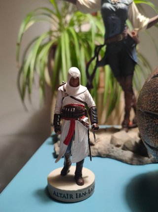 Varias figuras de Assassins Creed