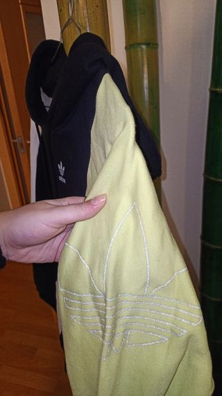 Sudadera con capucha Adidas tricolor