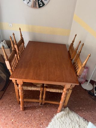 Mesa comedor con sillas