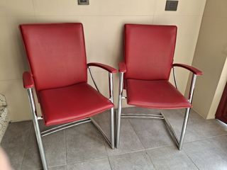Silla de diseño roja 