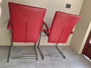 Silla de diseño roja 