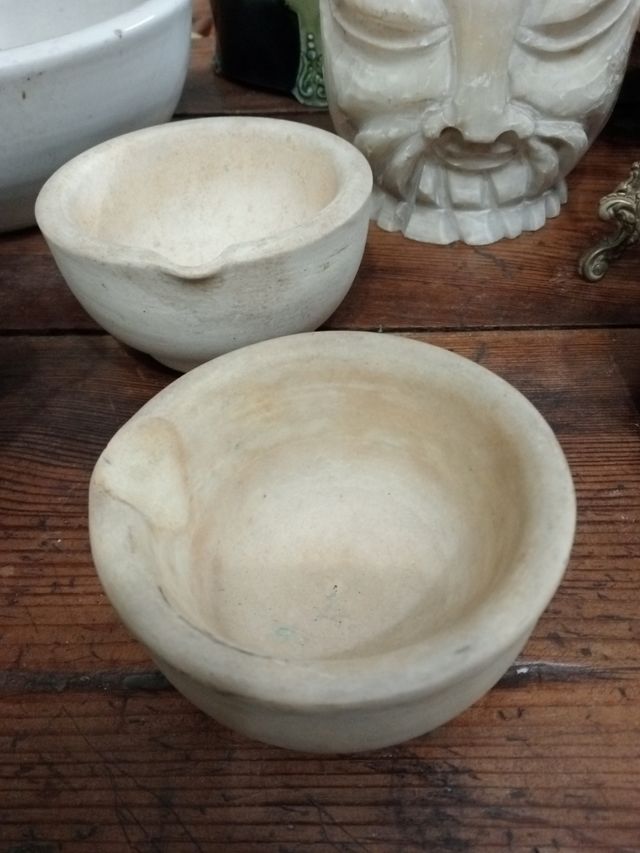 Mortero de farmacia . cerámica vintage