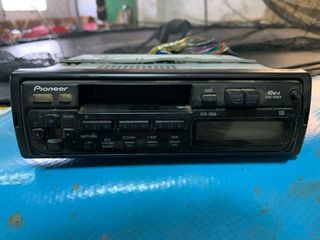 Radios antiguas para coche.