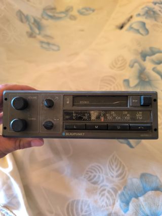 Radios antiguas para coche.