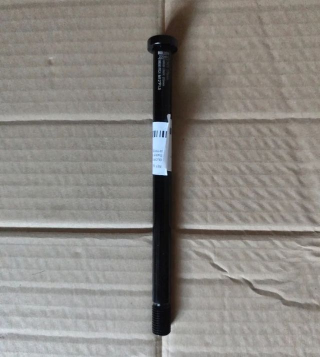 Eje trasero 12x148. NUEVO