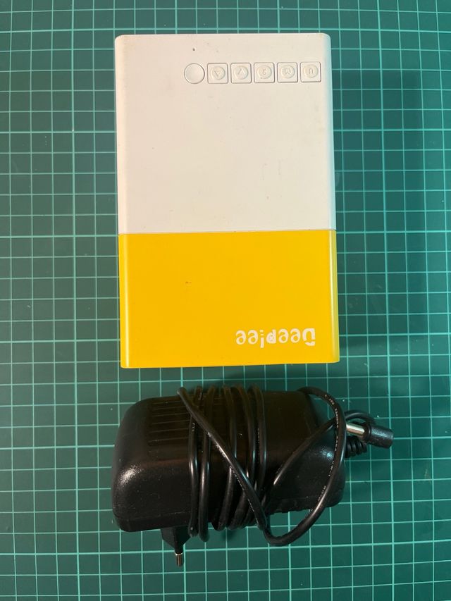 Proyector Deeplee Amarillo