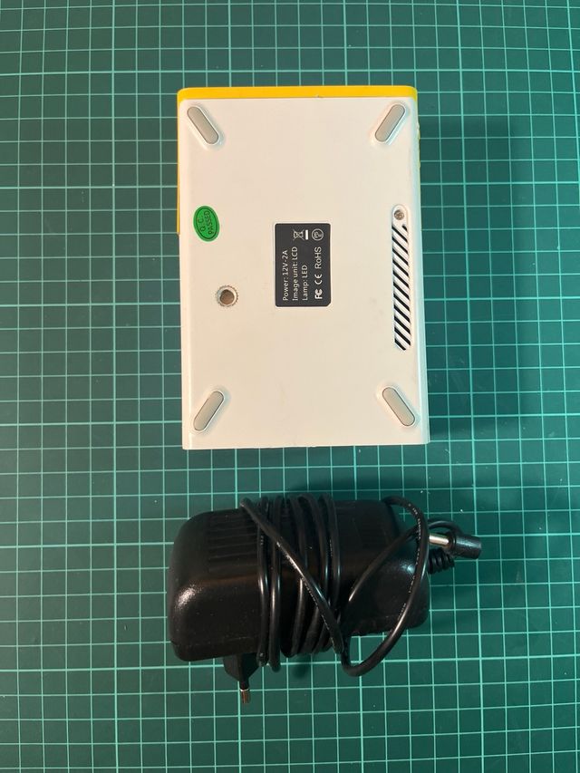 Proyector Deeplee Amarillo