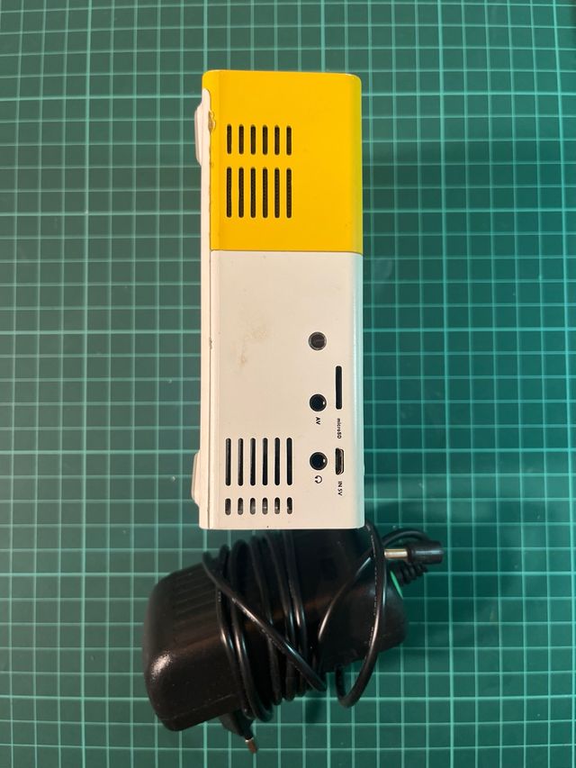 Proyector Deeplee Amarillo