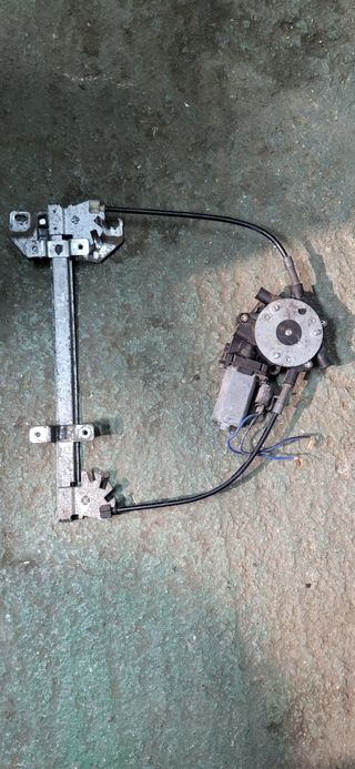 Elevalunas eléctrico terrano 2