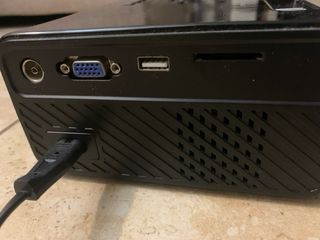 Proiettore Full Hd 1080p 60Hz con porta HDMI