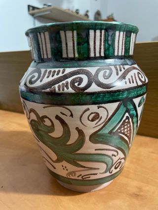 jarron decorativo echo por el artista Punter