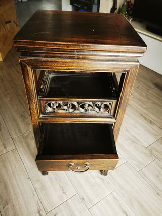 Mesita de madera