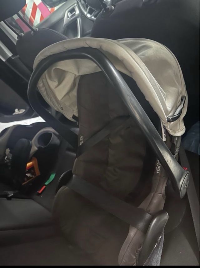 Saco porta bebe marca tuc tuc